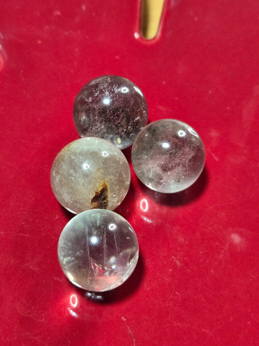 Garden Quartz mini sphere medium