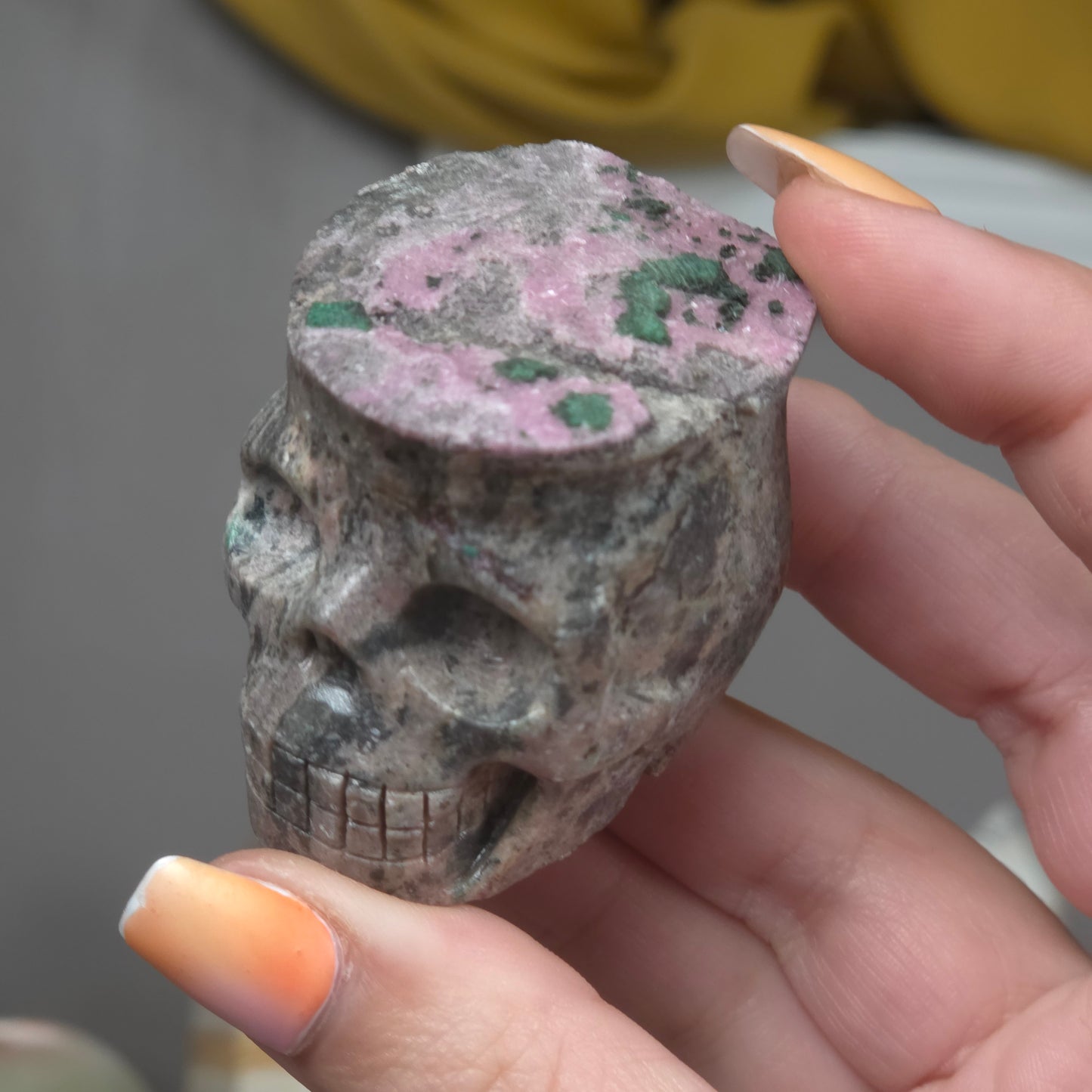 Cobalto Calcite skull carving