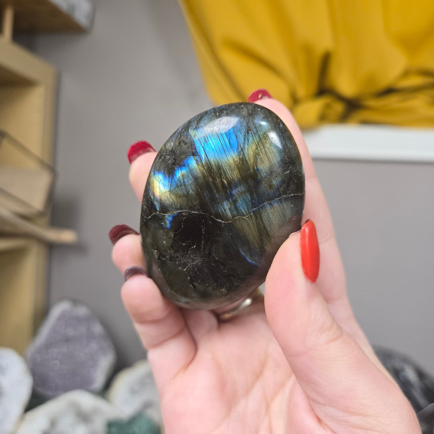 Labradorite palm stone
