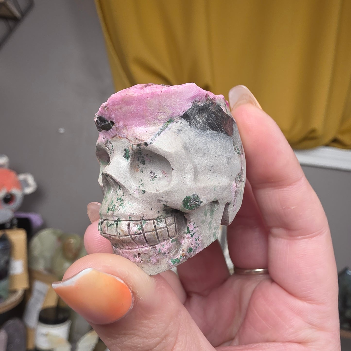 Cobalto Calcite skull carving