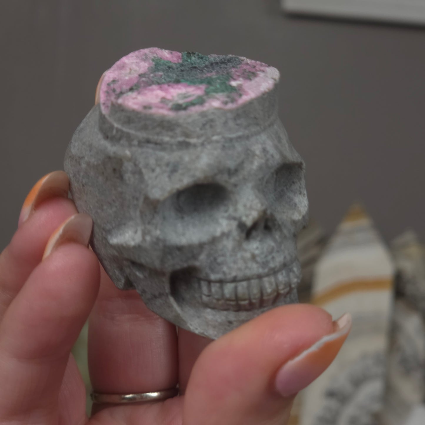 Cobalto Calcite skull carving
