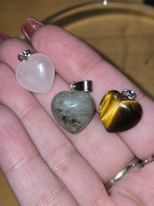 Mini heart pendant