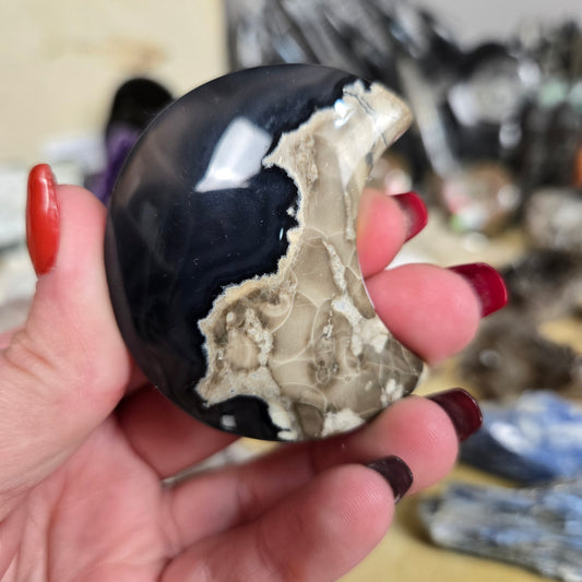 Volcano Agate moon carving