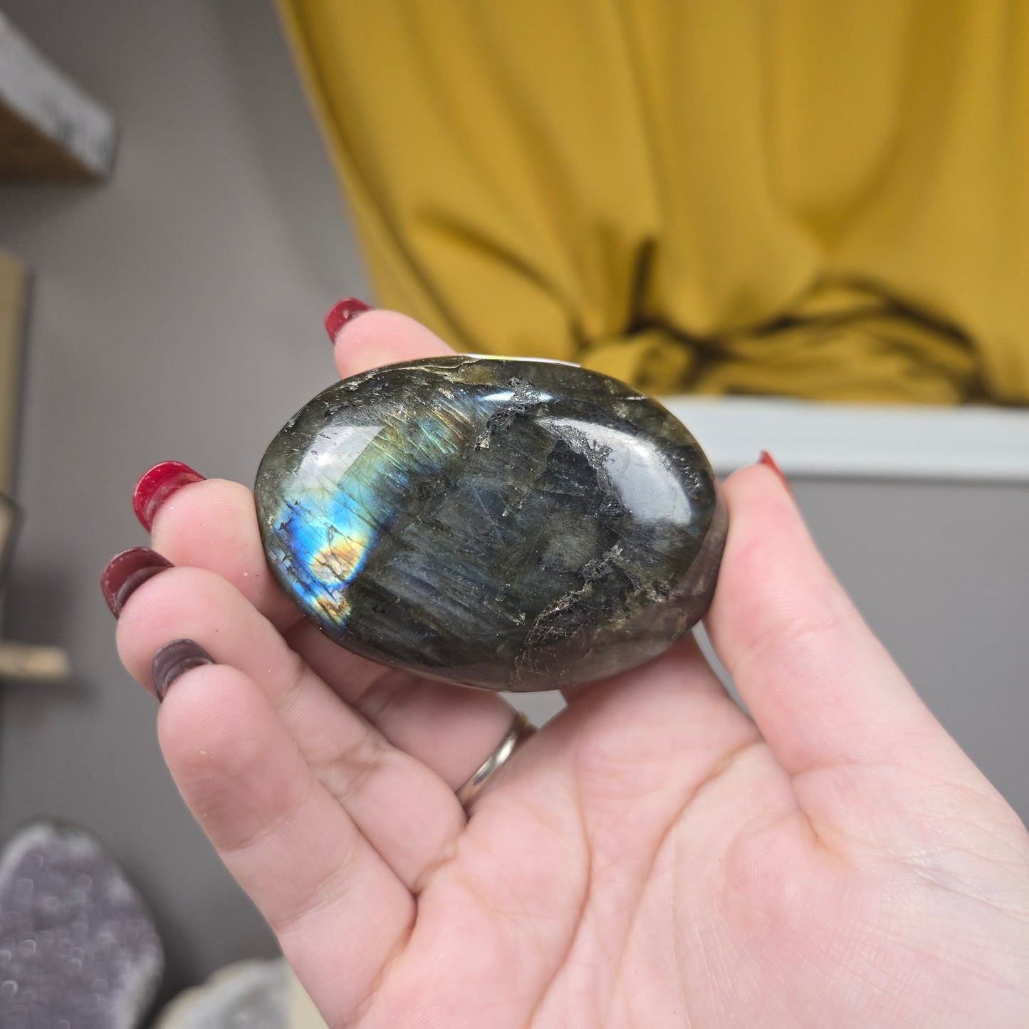 Labradorite palm stone