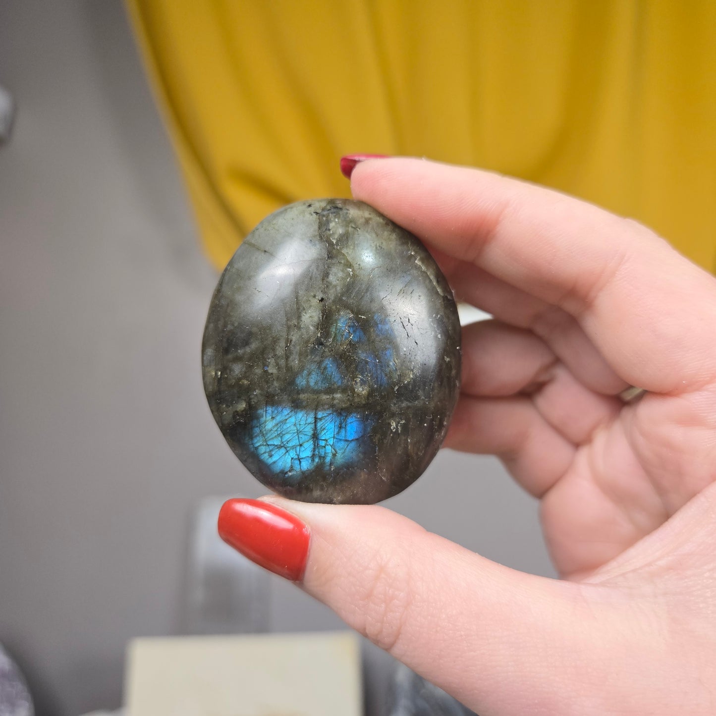 Labradorite palm stone