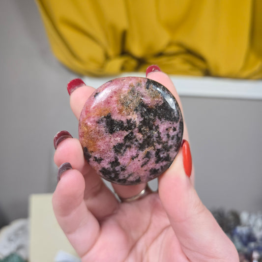 Rhodonite palm stone