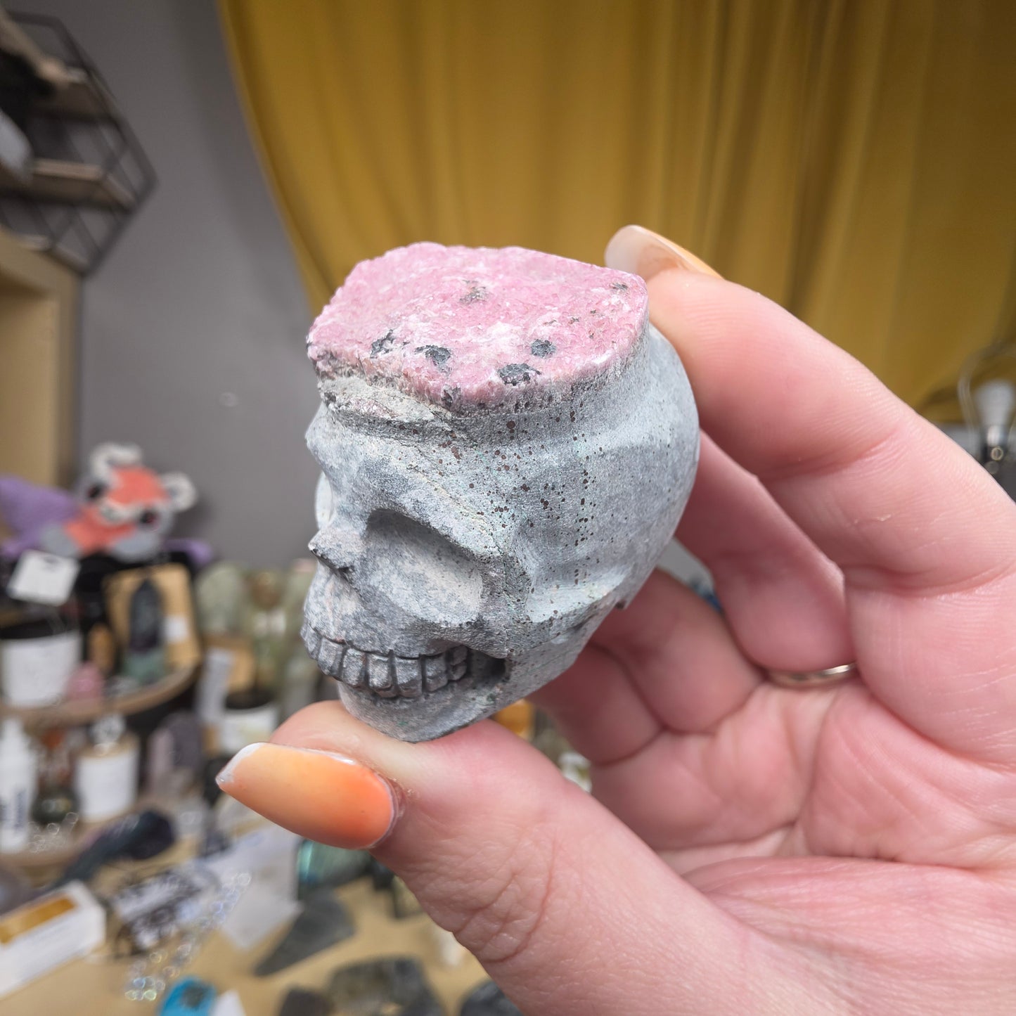 Cobalto Calcite skull carving
