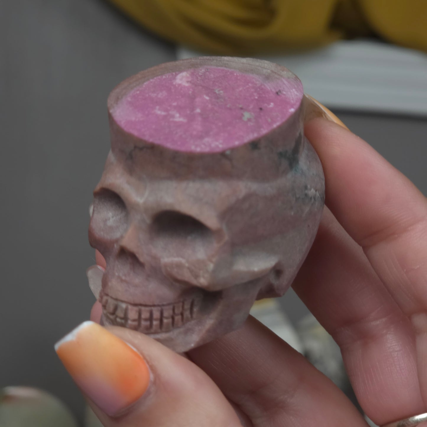 Cobalto Calcite skull carving