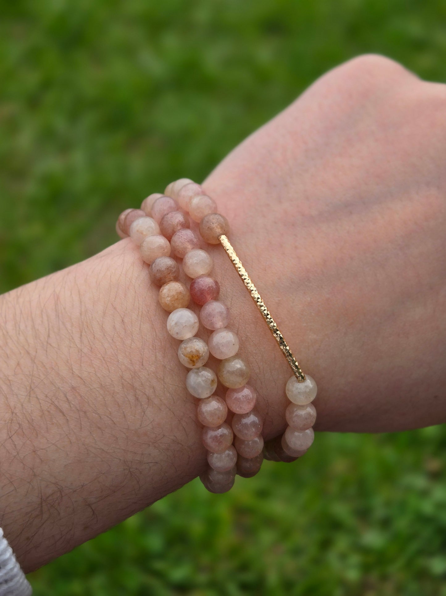 Strawberry Quartz triple bracelet 6 mm with gold rod